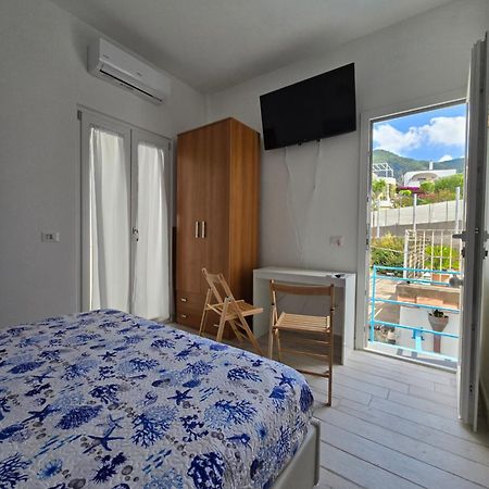 Villa La Casa Di Giuliana Primo Piano Con Balcone Ischia Exterior foto